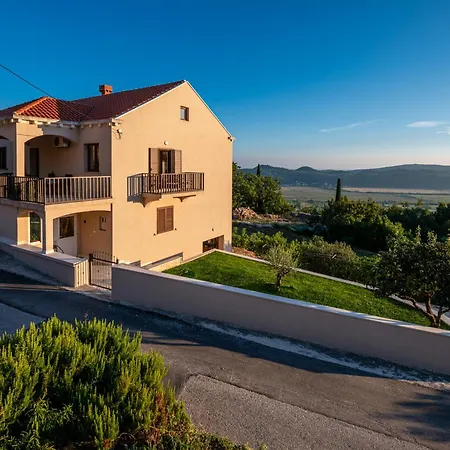 Rural Veselic דירה Pridvorje
